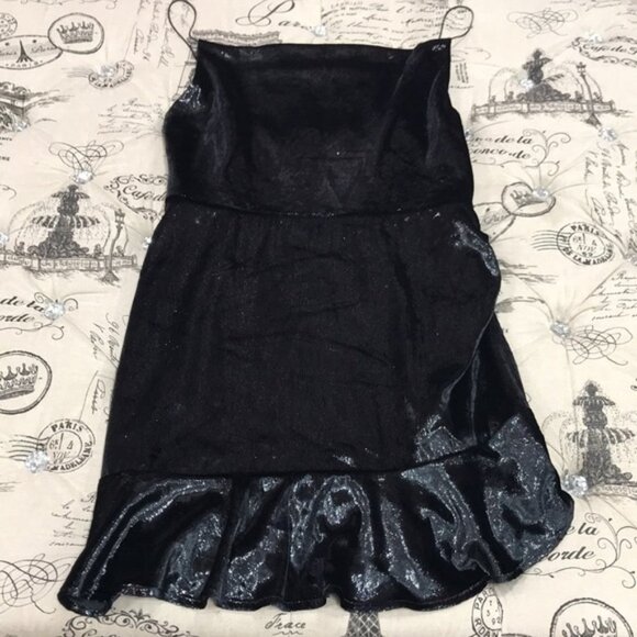 Leyden Shimmery Ruffle-Hem Dress - Picture 5 of 12